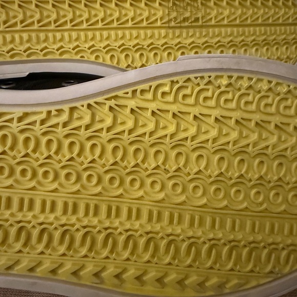 Marc Jacobs Black Signature Classic casual distressed Canvas Sneakers! NWOT! - Picture 8 of 10